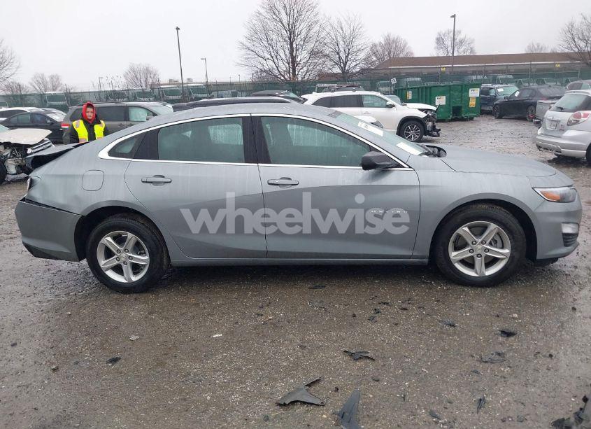 Photo 13 of 2024 Chevrolet Malibu FWD 1FL (VIN 1G1ZC5ST5RF231921)