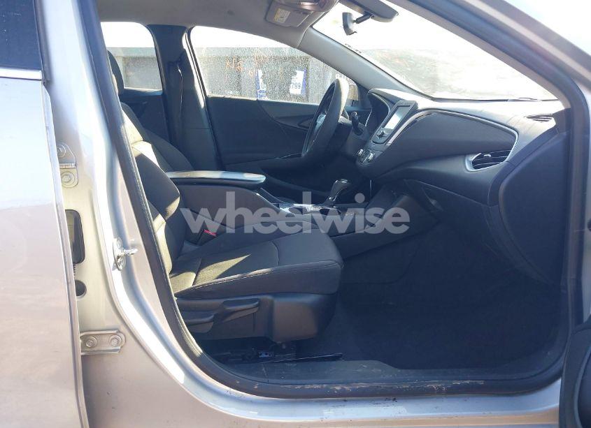 Photo 5 of 2017 Chevrolet Malibu 1FL (VIN 1G1ZC5ST6HF192156)