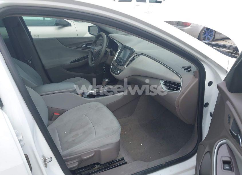 Photo 5 of 2017 Chevrolet Malibu 1FL (VIN 1G1ZC5ST6HF223342)