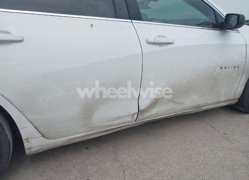 Photo 6 of 2017 Chevrolet Malibu 1FL (VIN 1G1ZC5ST6HF223342)