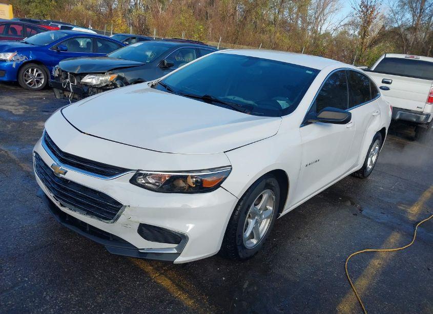 Photo 2 of 2018 Chevrolet Malibu 1FL (VIN 1G1ZC5ST6JF233830)