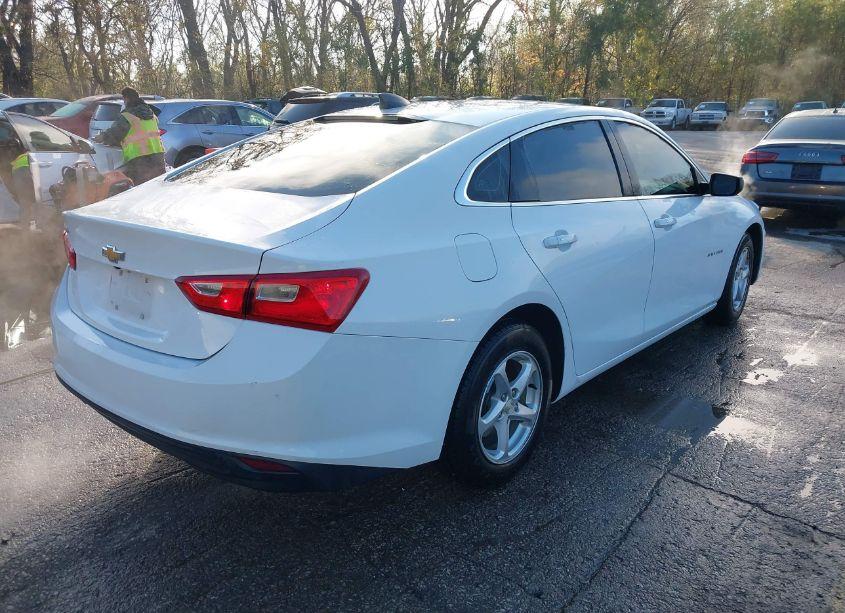 Photo 4 of 2018 Chevrolet Malibu 1FL (VIN 1G1ZC5ST6JF233830)