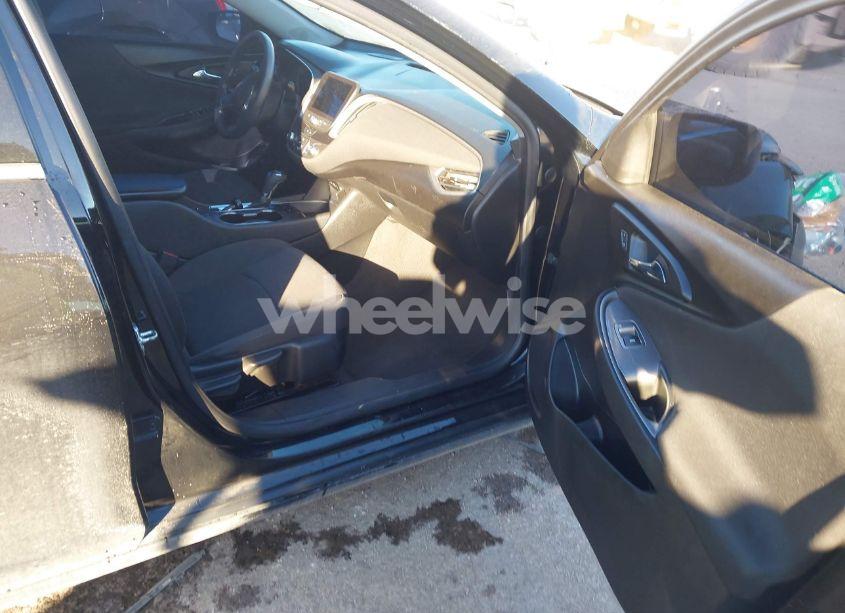 Photo 5 of 2020 Chevrolet Malibu FWD 1FL (VIN 1G1ZC5ST6LF111486)