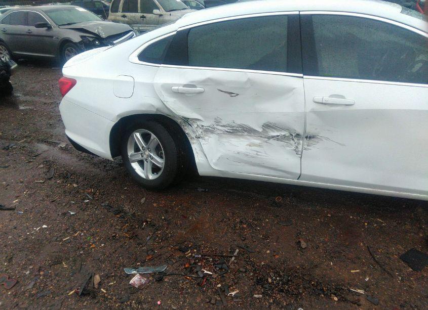 Photo 6 of 2019 Chevrolet Malibu 1FL (VIN 1G1ZC5ST7KF213474)