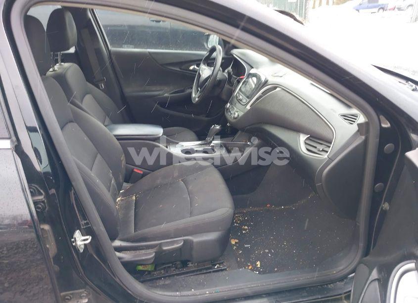 Photo 5 of 2020 Chevrolet Malibu FWD 1FL (VIN 1G1ZC5ST7LF040377)