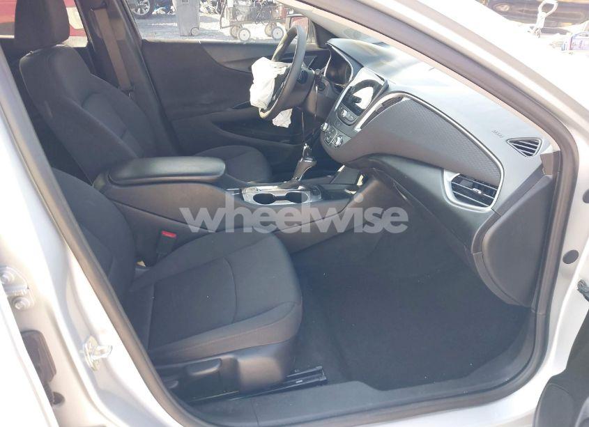 Photo 5 of 2020 Chevrolet Malibu FWD 1FL (VIN 1G1ZC5ST7LF143704)