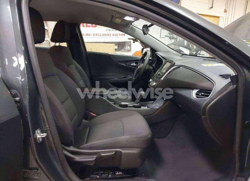 Photo 5 of 2017 Chevrolet Malibu 1FL (VIN 1G1ZC5ST8HF164617)