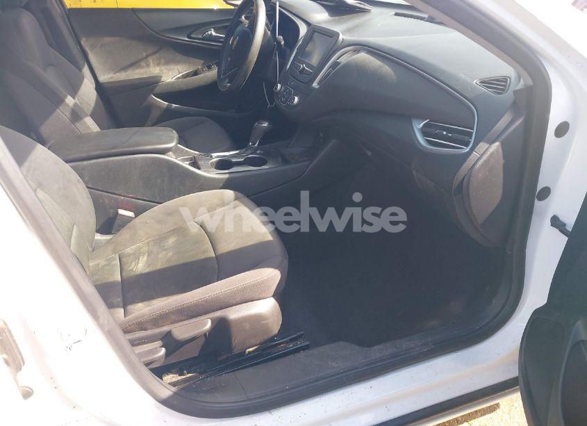 Photo 5 of 2017 Chevrolet Malibu 1FL (VIN 1G1ZC5ST8HF236335)