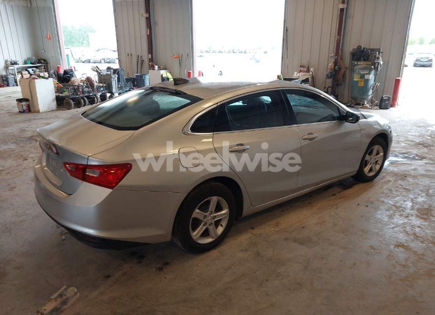 Photo 4 of 2019 Chevrolet Malibu 1FL (VIN 1G1ZC5ST8KF202290)