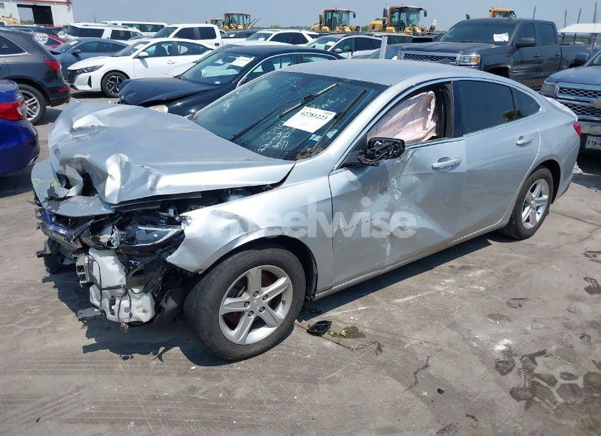 Photo 2 of 2020 Chevrolet Malibu FWD 1FL (VIN 1G1ZC5ST8LF075011)