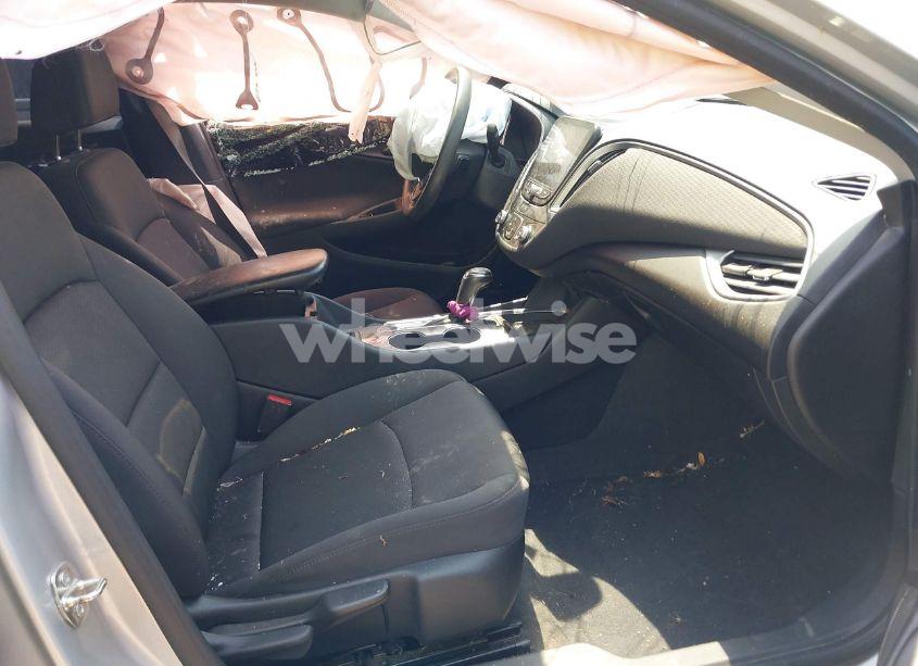 Photo 5 of 2020 Chevrolet Malibu FWD 1FL (VIN 1G1ZC5ST8LF075011)