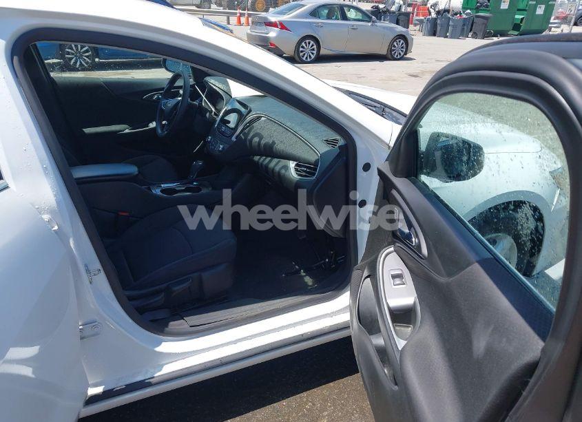 Photo 5 of 2020 Chevrolet Malibu FWD 1FL (VIN 1G1ZC5ST8LF077793)