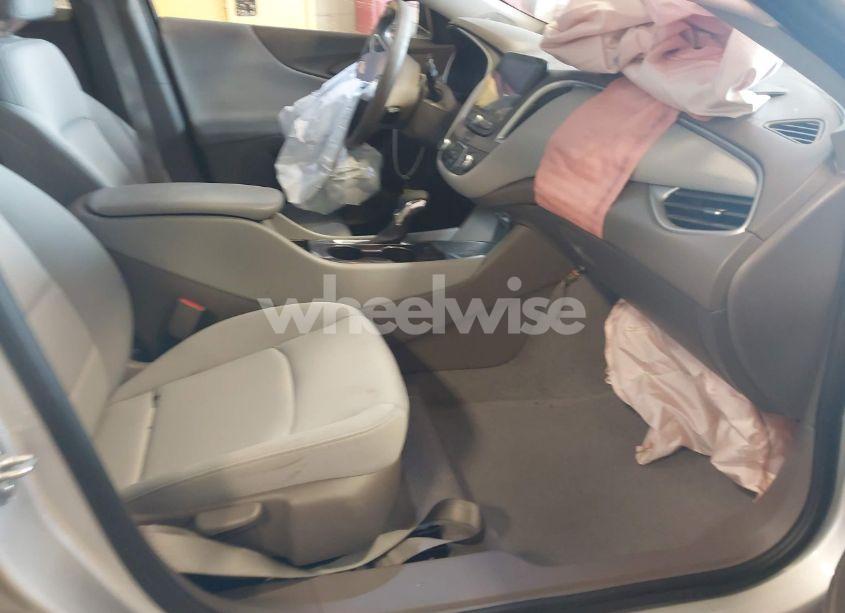 Photo 5 of 2021 Chevrolet Malibu FWD 1FL (VIN 1G1ZC5ST8MF061384)