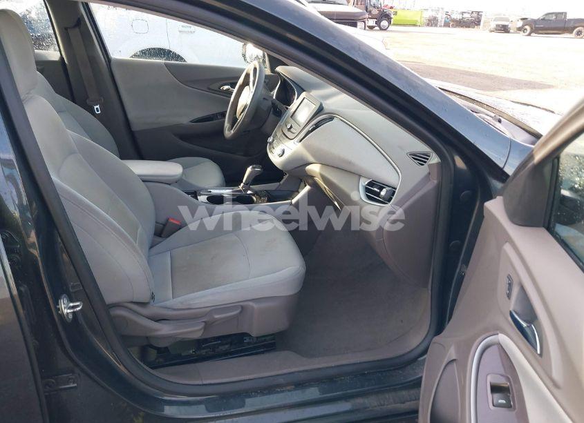 Photo 5 of 2017 Chevrolet Malibu 1FL (VIN 1G1ZC5ST9HF102790)