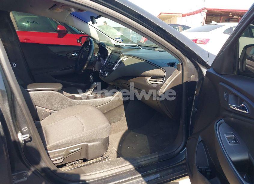 Photo 5 of 2018 Chevrolet Malibu 1FL (VIN 1G1ZC5ST9JF152773)