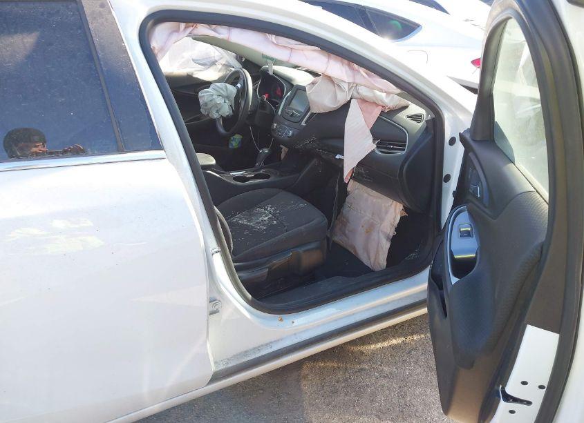 Photo 5 of 2018 Chevrolet Malibu 1FL (VIN 1G1ZC5ST9JF239797)