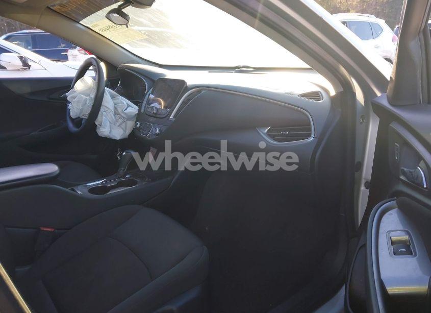 Photo 5 of 2019 Chevrolet Malibu 1FL (VIN 1G1ZC5ST9KF197844)