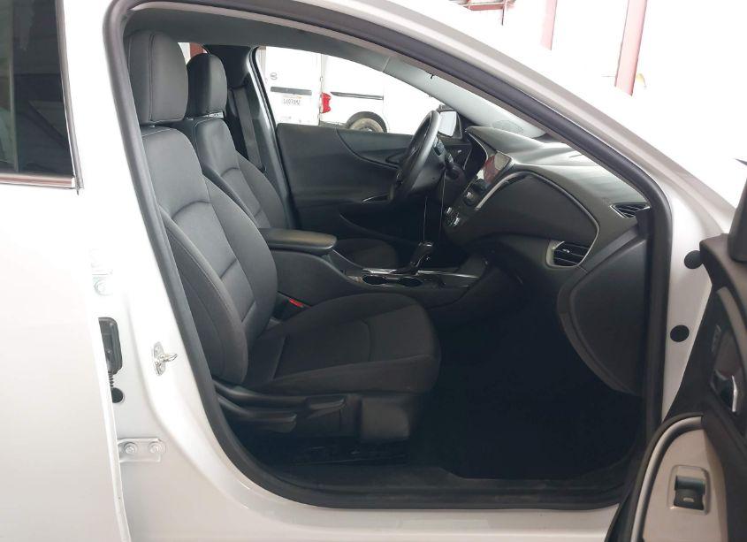 Photo 5 of 2020 Chevrolet Malibu FWD 1FL (VIN 1G1ZC5ST9LF110106)