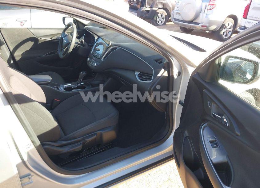 Photo 5 of 2020 Chevrolet Malibu FWD 1FL (VIN 1G1ZC5ST9LF144210)