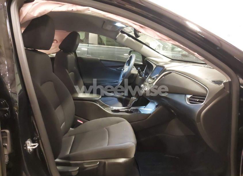 Photo 5 of 2019 Chevrolet Malibu 1FL (VIN 1G1ZC5STXKF123929)