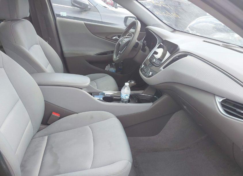 Photo 5 of 2019 Chevrolet Malibu 1FL (VIN 1G1ZC5STXKF126829)