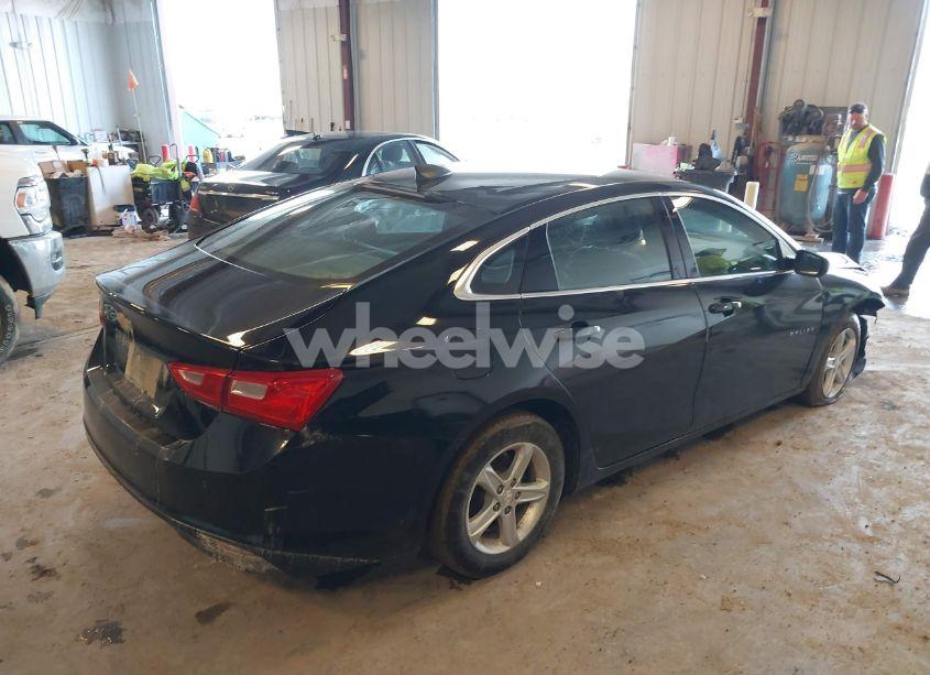 Photo 4 of 2020 Chevrolet Malibu FWD 1FL (VIN 1G1ZC5STXLF042009)