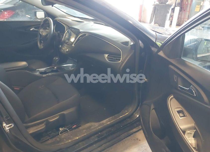 Photo 5 of 2020 Chevrolet Malibu FWD 1FL (VIN 1G1ZC5STXLF042009)