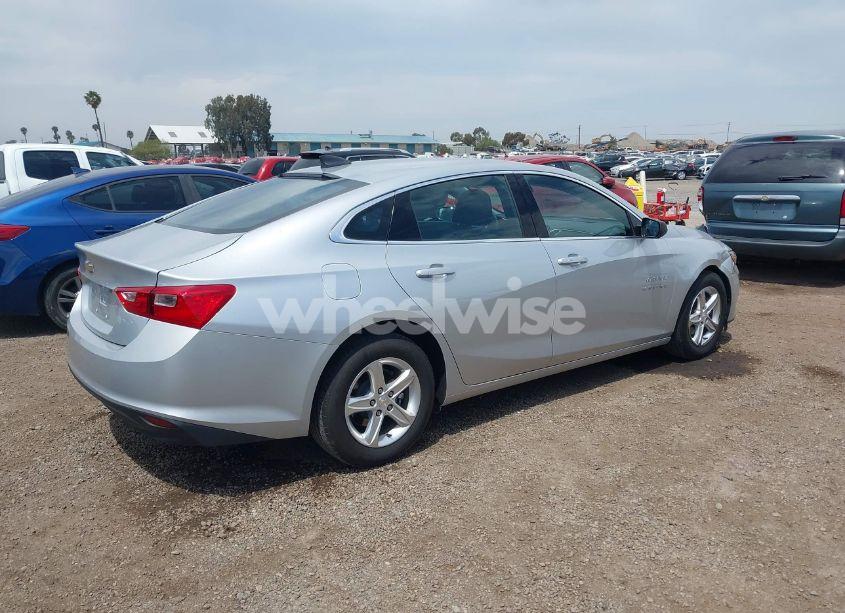 Photo 4 of 2022 Chevrolet Malibu FWD 1FL (VIN 1G1ZC5STXNF147474)