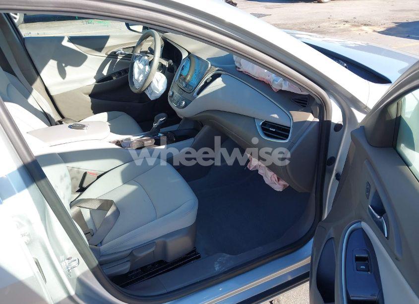 Photo 5 of 2022 Chevrolet Malibu FWD 1FL (VIN 1G1ZC5STXNF164209)