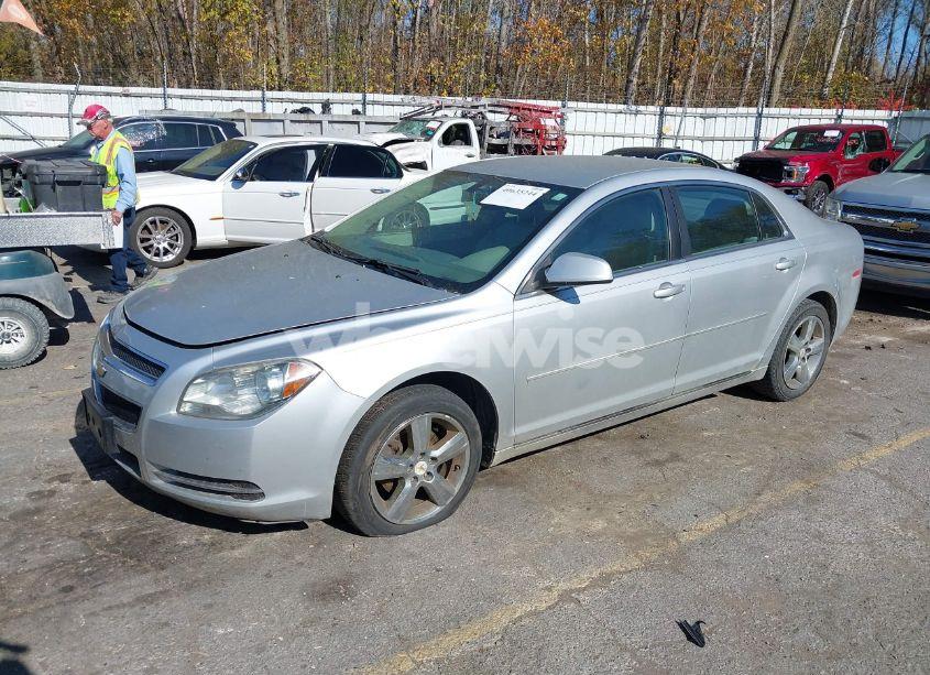 Photo 2 of 2011 Chevrolet Malibu 2LT (VIN 1G1ZD5E10BF194533)
