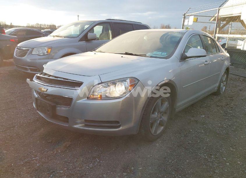 Photo 2 of 2011 Chevrolet Malibu 2LT (VIN 1G1ZD5E10BF239325)