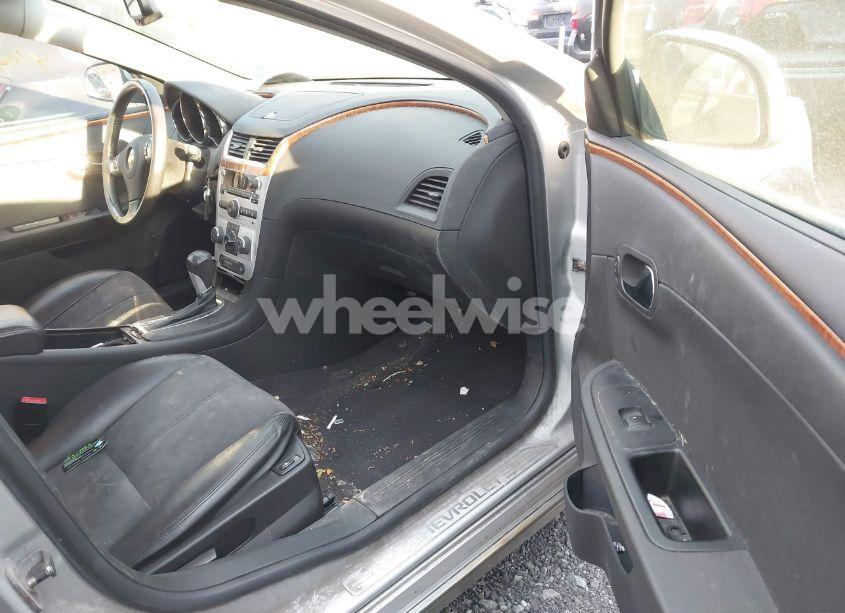 Photo 5 of 2011 Chevrolet Malibu 2LT (VIN 1G1ZD5E10BF239325)