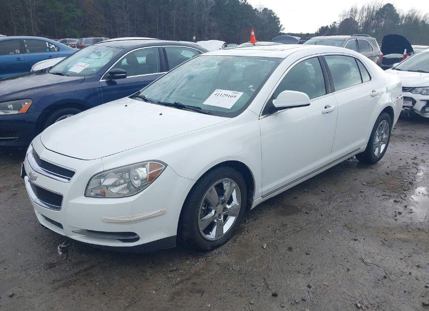 Photo 2 of 2011 Chevrolet Malibu 2LT (VIN 1G1ZD5E13BF124332)