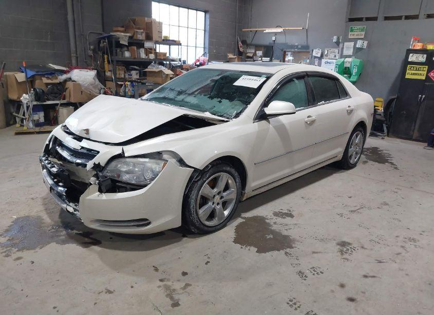 Photo 2 of 2011 Chevrolet Malibu 2LT (VIN 1G1ZD5E13BF226665)
