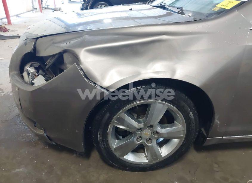 Photo 6 of 2011 Chevrolet Malibu 2LT (VIN 1G1ZD5E14BF105398)