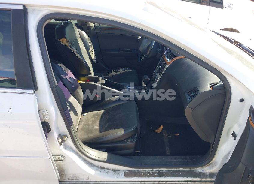 Photo 5 of 2011 Chevrolet Malibu 2LT (VIN 1G1ZD5E14BF332929)