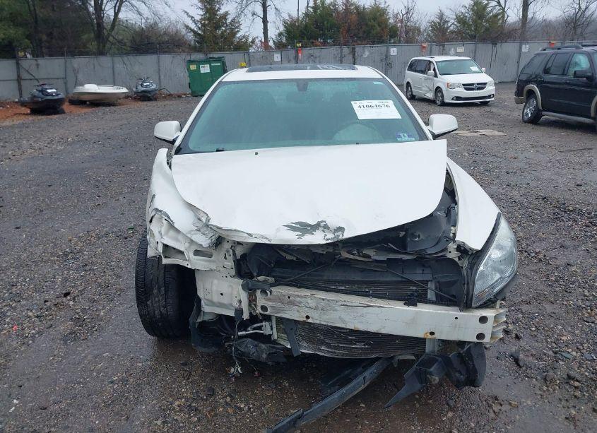 Photo 12 of 2011 Chevrolet Malibu 2LT (VIN 1G1ZD5E15BF384215)