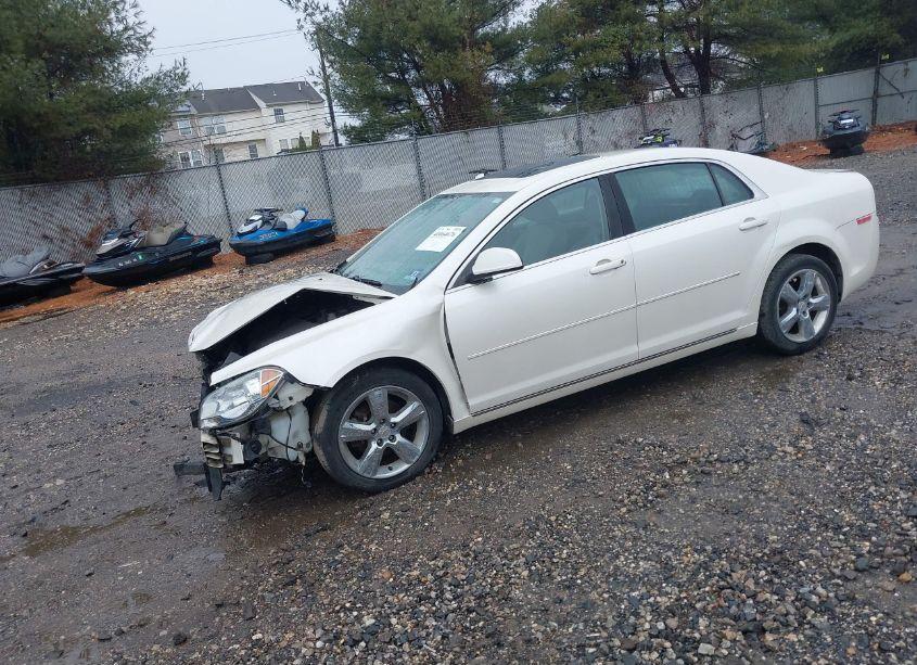 Photo 2 of 2011 Chevrolet Malibu 2LT (VIN 1G1ZD5E15BF384215)
