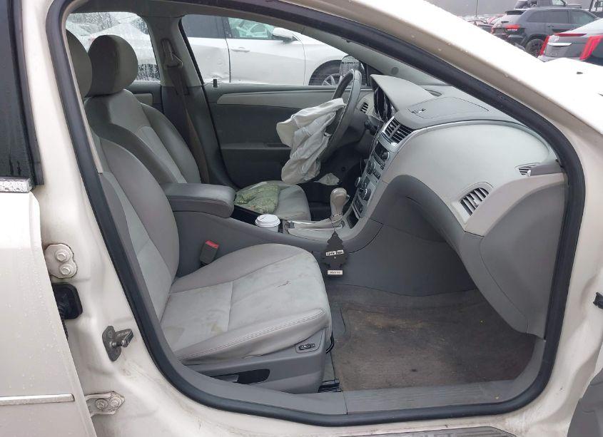 Photo 5 of 2011 Chevrolet Malibu 2LT (VIN 1G1ZD5E15BF384215)