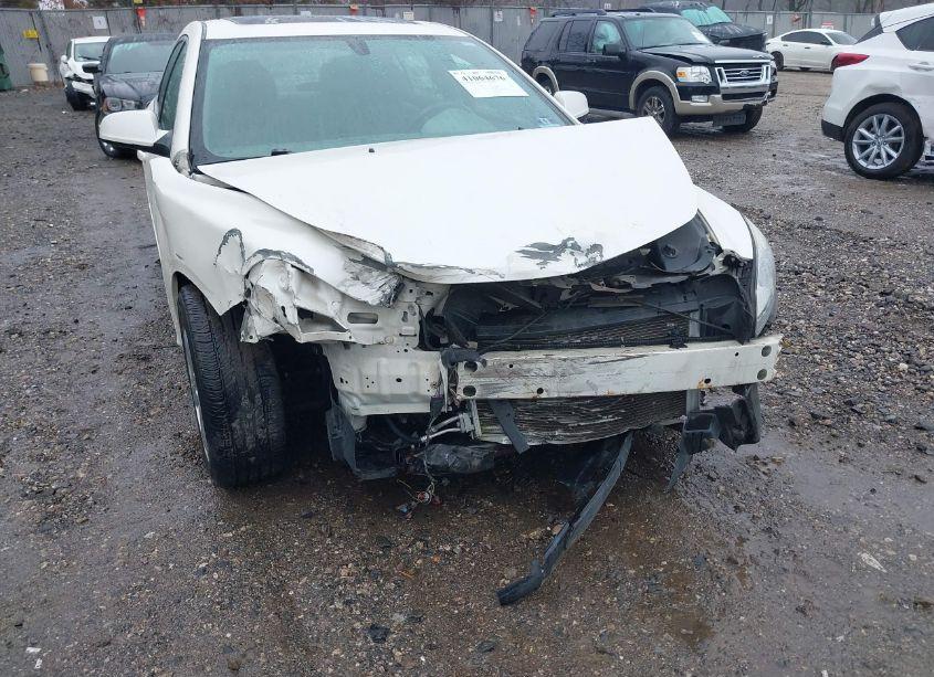 Photo 6 of 2011 Chevrolet Malibu 2LT (VIN 1G1ZD5E15BF384215)