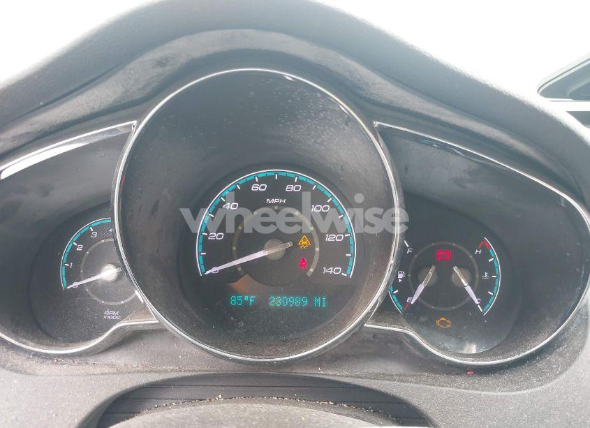 Photo 7 of 2011 Chevrolet Malibu 2LT (VIN 1G1ZD5E16BF254556)