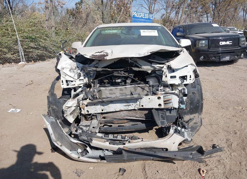 Photo 12 of 2011 Chevrolet Malibu 2LT (VIN 1G1ZD5E16BF354141)