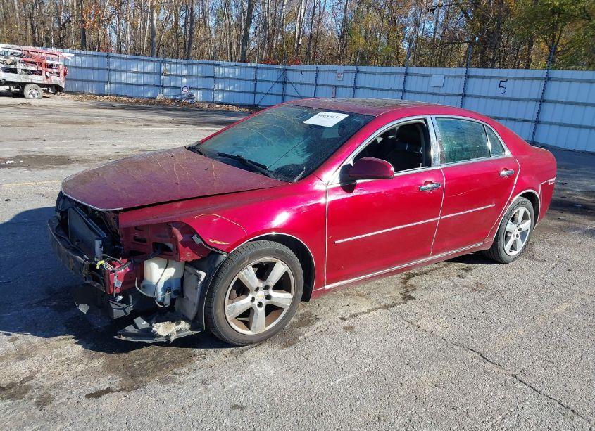 Photo 2 of 2011 Chevrolet Malibu 2LT (VIN 1G1ZD5E18BF142504)
