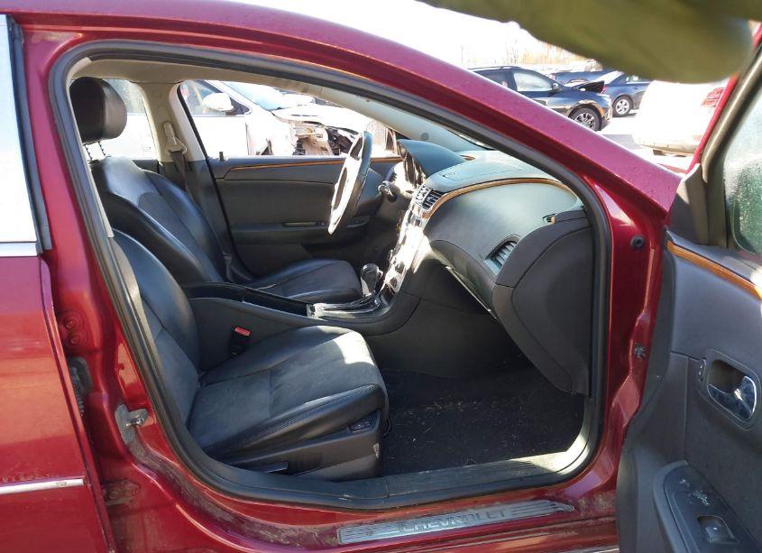 Photo 5 of 2011 Chevrolet Malibu 2LT (VIN 1G1ZD5E18BF142504)