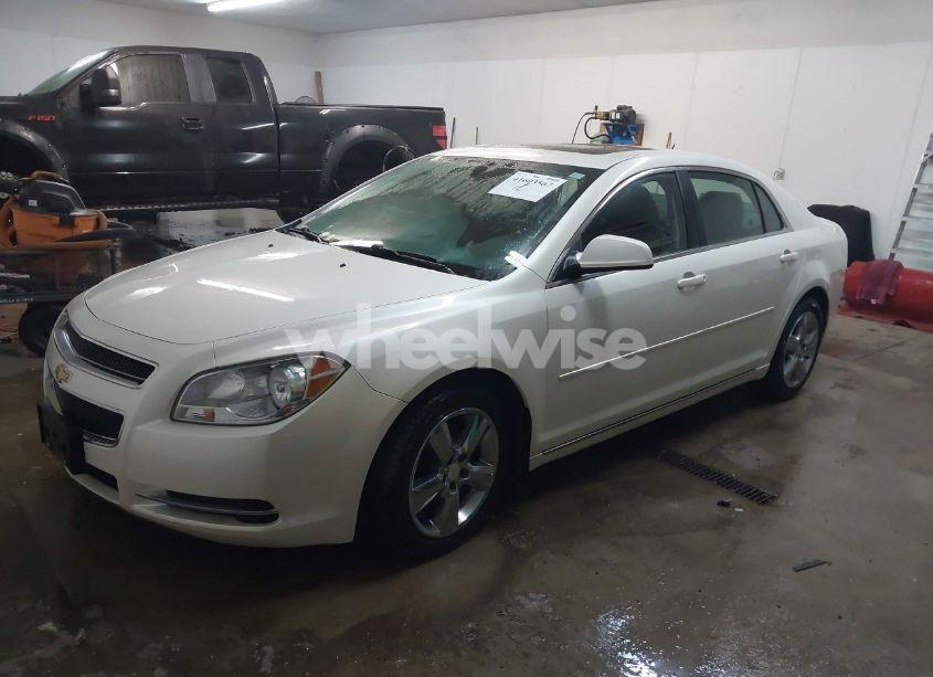 Photo 2 of 2011 Chevrolet Malibu 2LT (VIN 1G1ZD5E19BF259654)