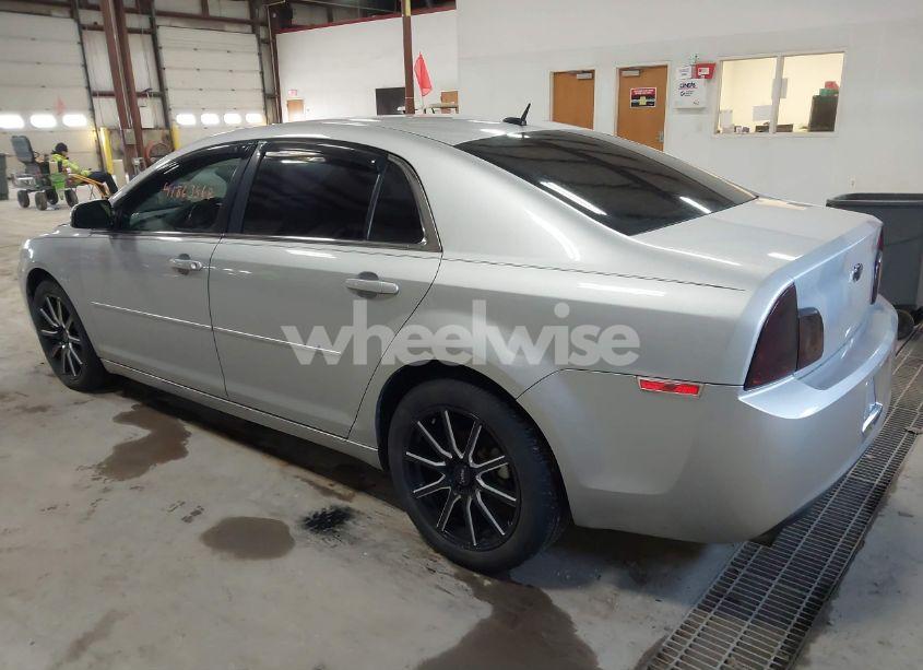 Photo 3 of 2011 Chevrolet Malibu 2LT (VIN 1G1ZD5E78BF235186)