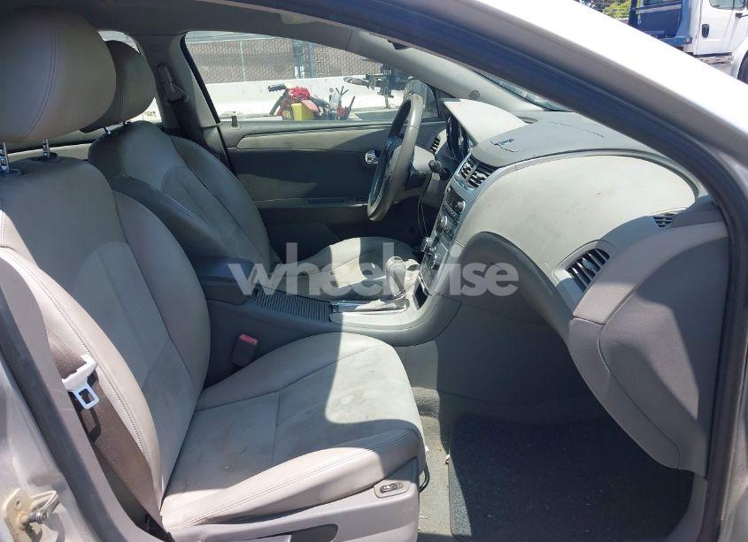 Photo 5 of 2010 Chevrolet Malibu LT (VIN 1G1ZD5E79AF204530)