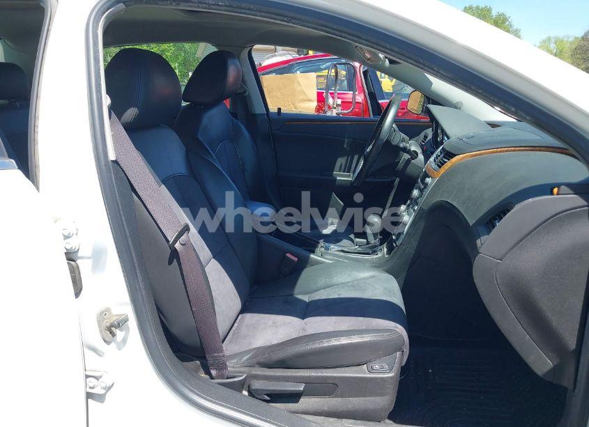 Photo 5 of 2010 Chevrolet Malibu LT (VIN 1G1ZD5EB1AF149172)