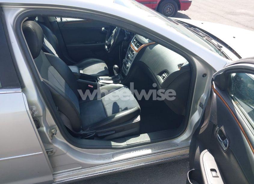 Photo 5 of 2010 Chevrolet Malibu LT (VIN 1G1ZD5EB6AF306341)