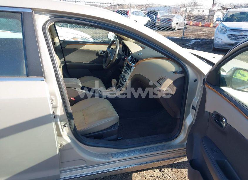 Photo 5 of 2010 Chevrolet Malibu LT (VIN 1G1ZD5EB8AF315879)